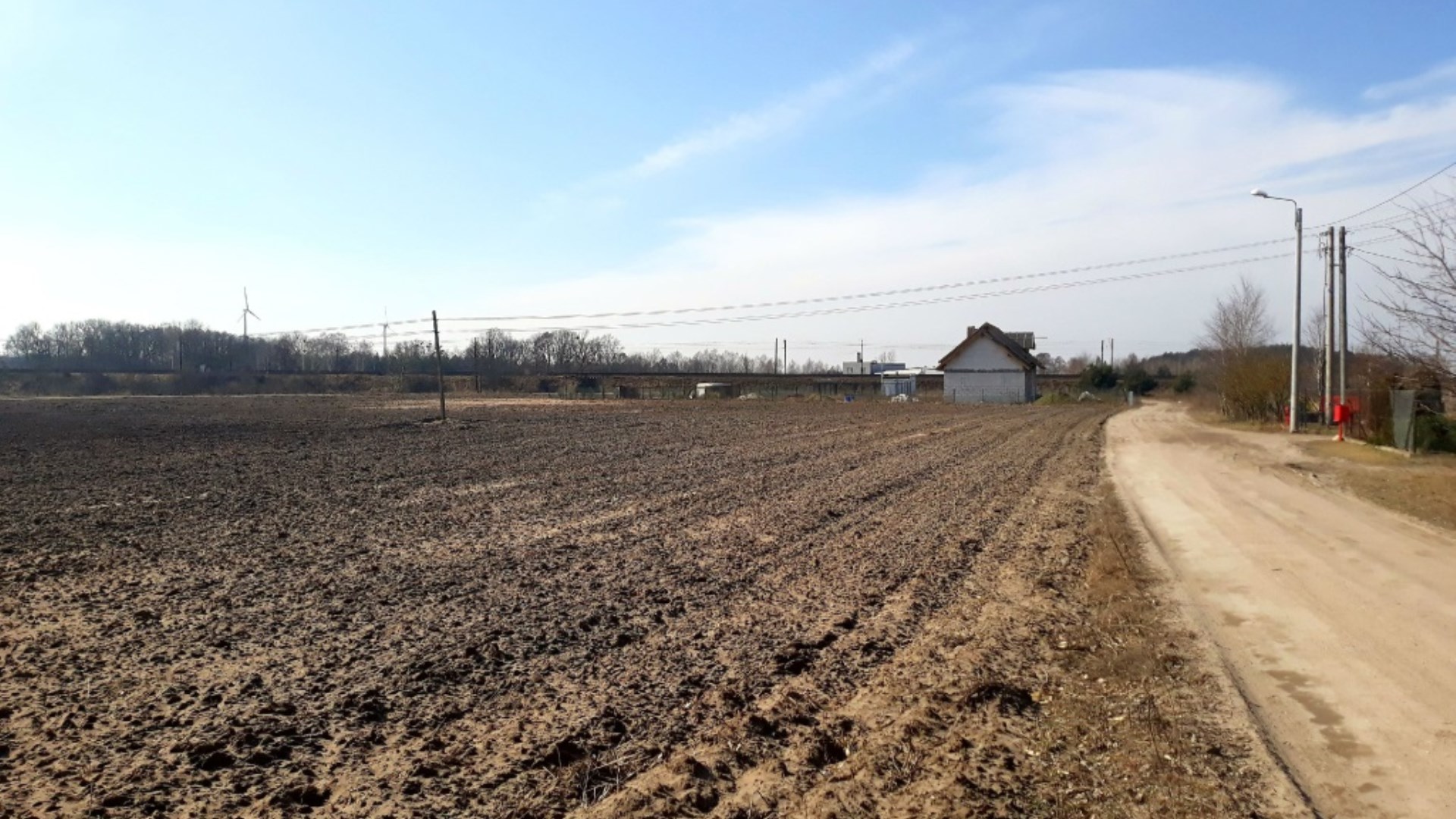 Działka na sprzedaż