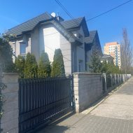 Dom na sprzedaż