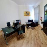 Lokal na sprzedaż