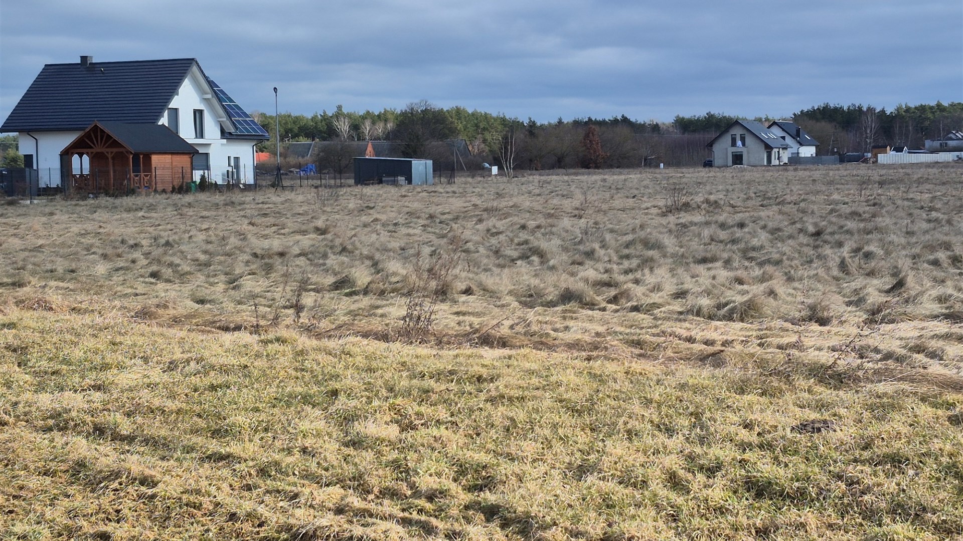 Działka na sprzedaż
